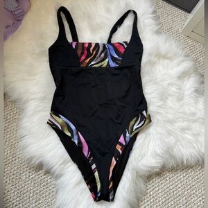 - Beach riot one piece XS